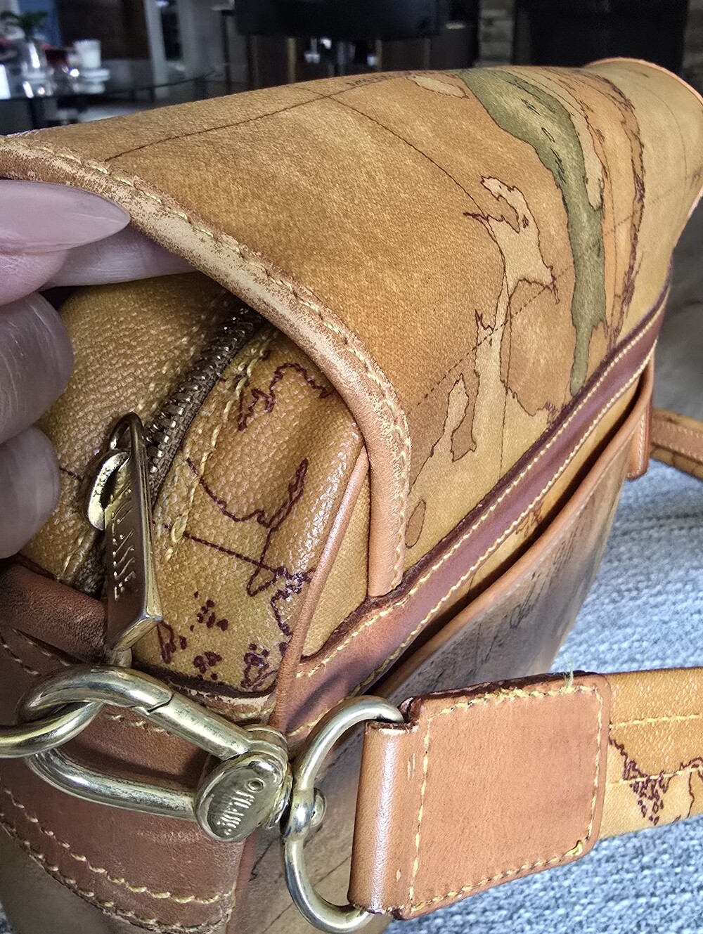 Alviero Martini tan leather logo tag with Global Map Designs - Picture 8 of 12